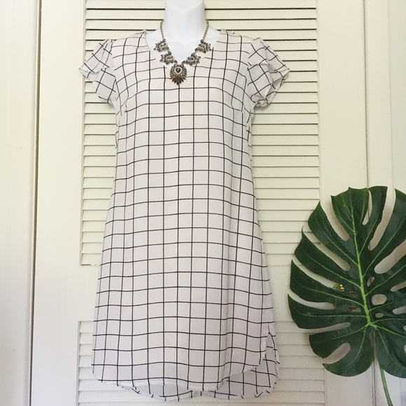 Black & White Grid Print Shift Dress - Picture 3 of 6